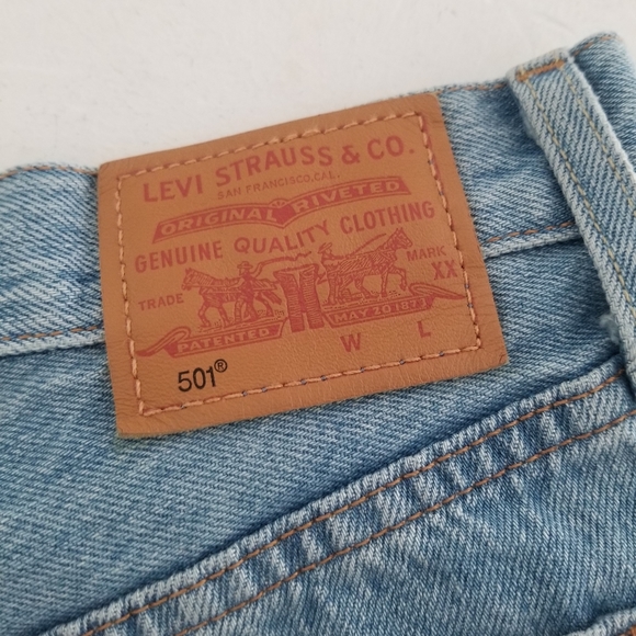 Levi's 501 Jean Shorts Distressed Button Fly 26/2 - Picture 6 of 11